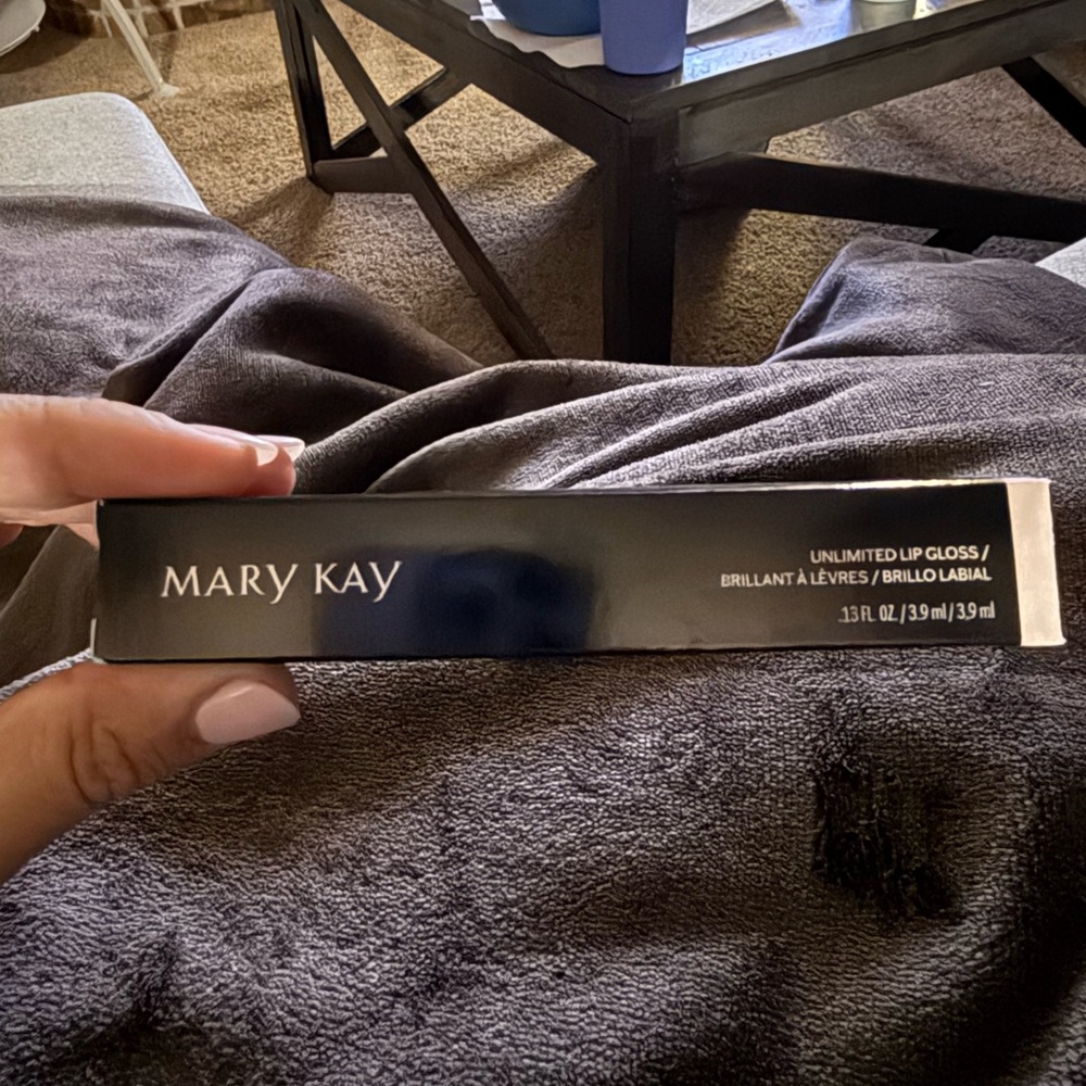 Mary Kay Unlimited Lip Gloss - Berry Delight